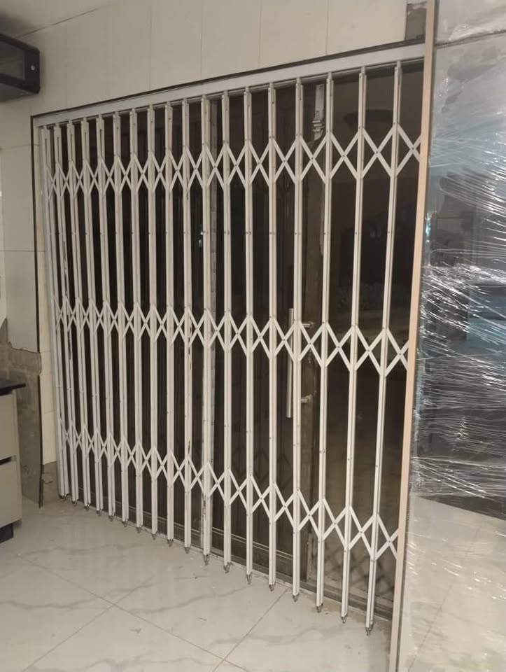 RETRACTABLE TRELLIS SYSTEMS OFFER STRONG, STYLISH SECURITY WITHOUT BLOCKING LIGHT OR AIRFLOW